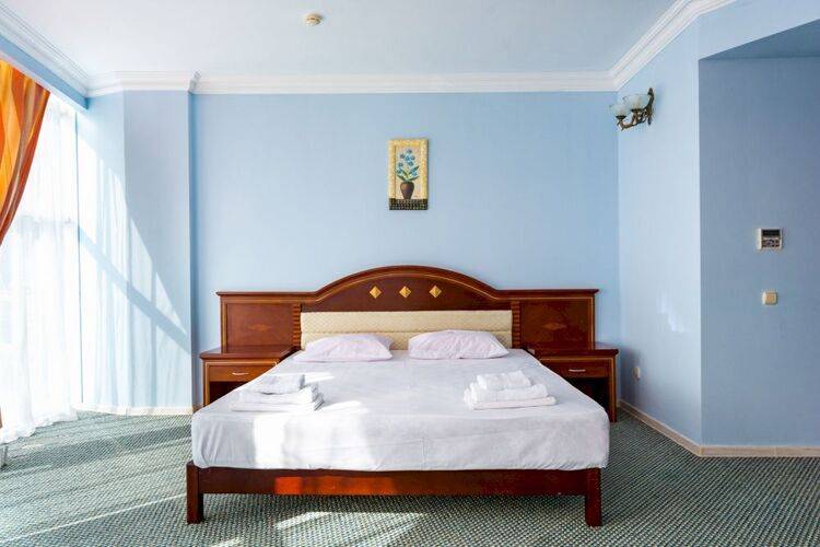 Кристалл Аппарт (Ex. Crystal Deluxe Hotel)