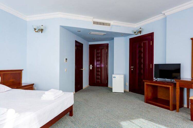 Кристалл Аппарт (Ex. Crystal Deluxe Hotel)