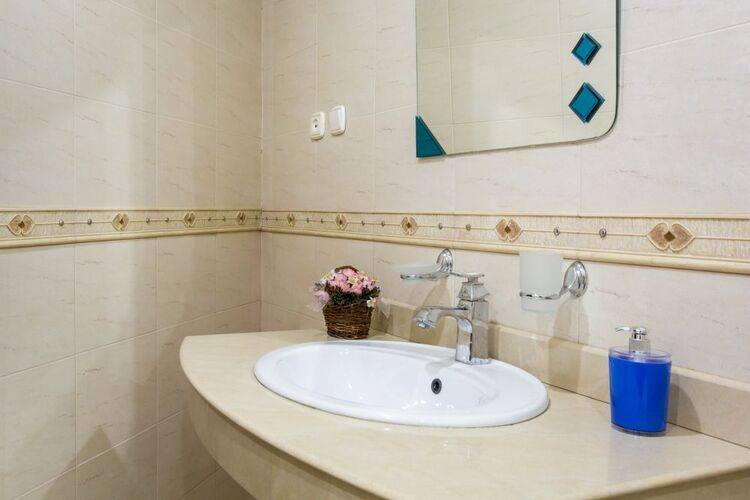 Кристалл Аппарт (Ex. Crystal Deluxe Hotel)