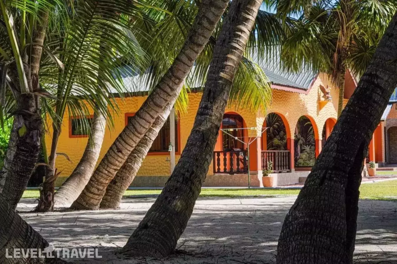 Anse Kerlan Beach Chalets