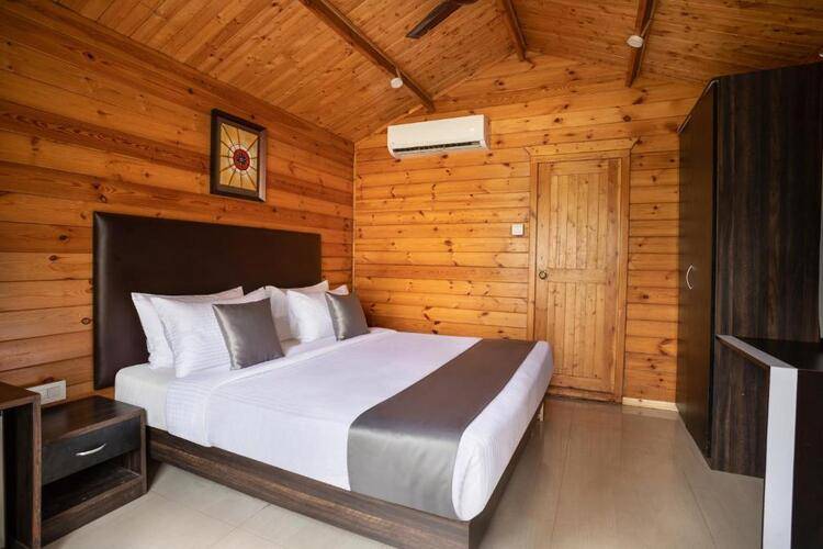 Stone Wood Village Resort Morjim