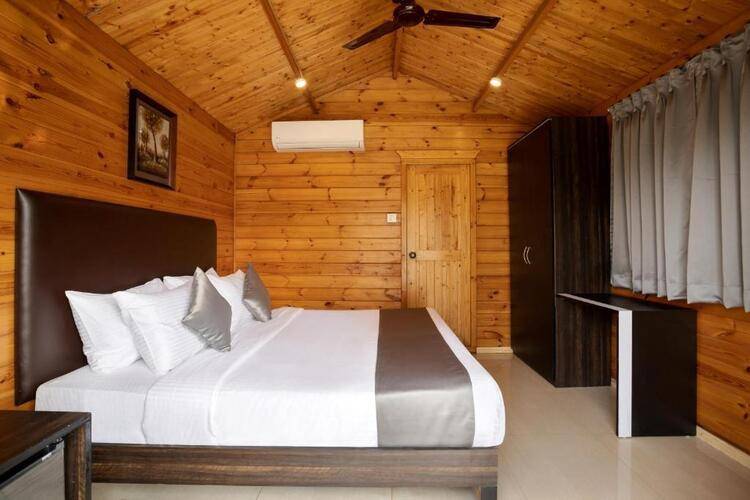 Stone Wood Village Resort Morjim