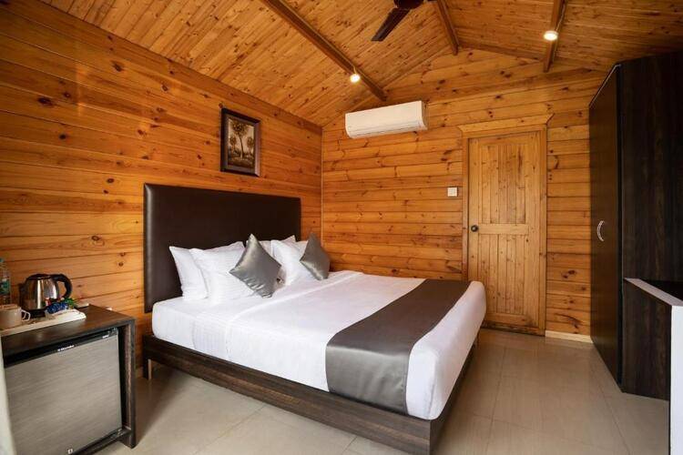Stone Wood Village Resort Morjim