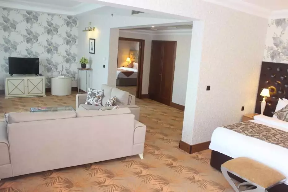 Grand Europe Hotel