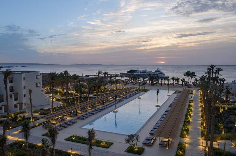 Serry Beach Resort