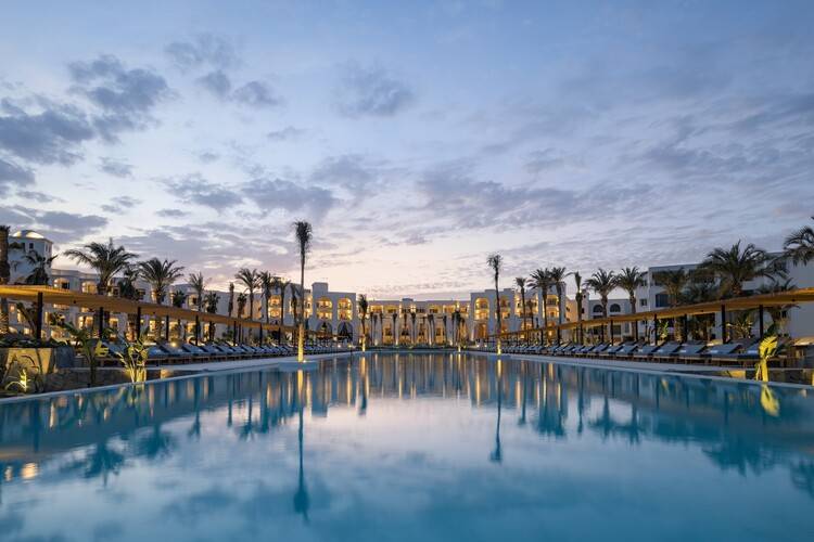 Serry Beach Resort