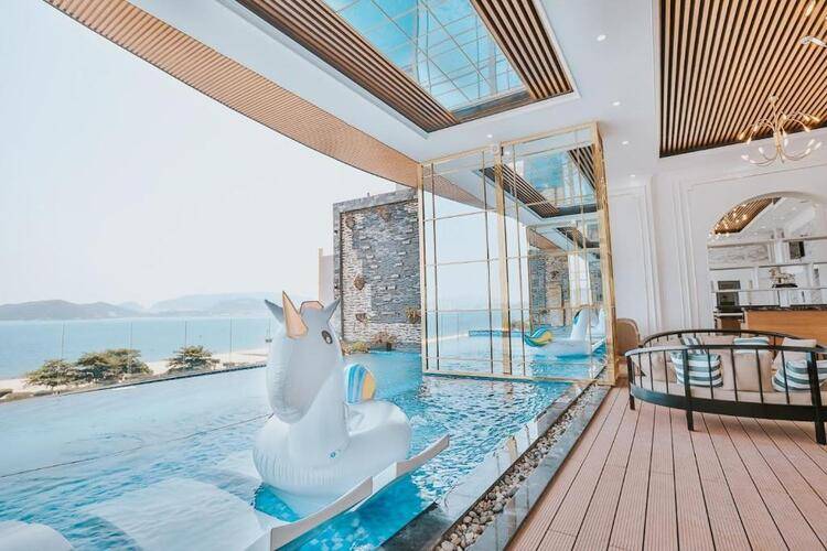 La Vague Hotel