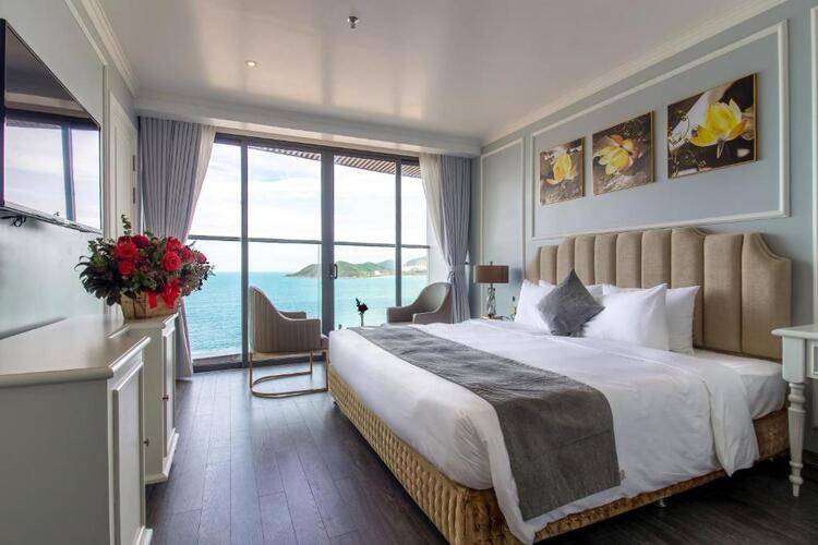 La Vague Hotel