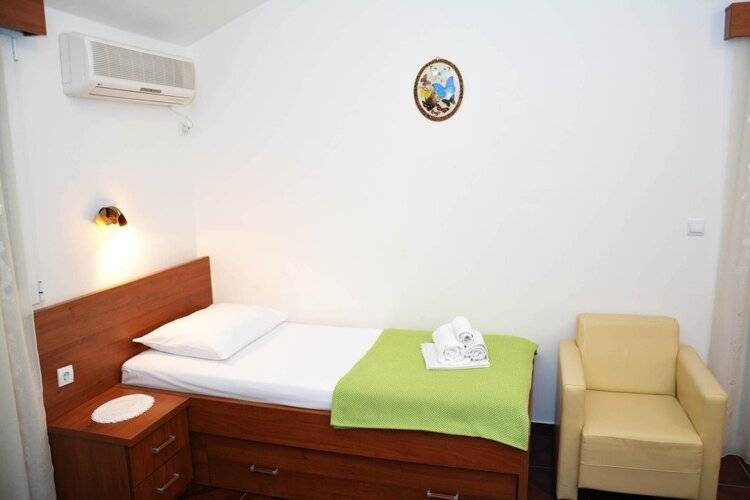 El Mar Apartments