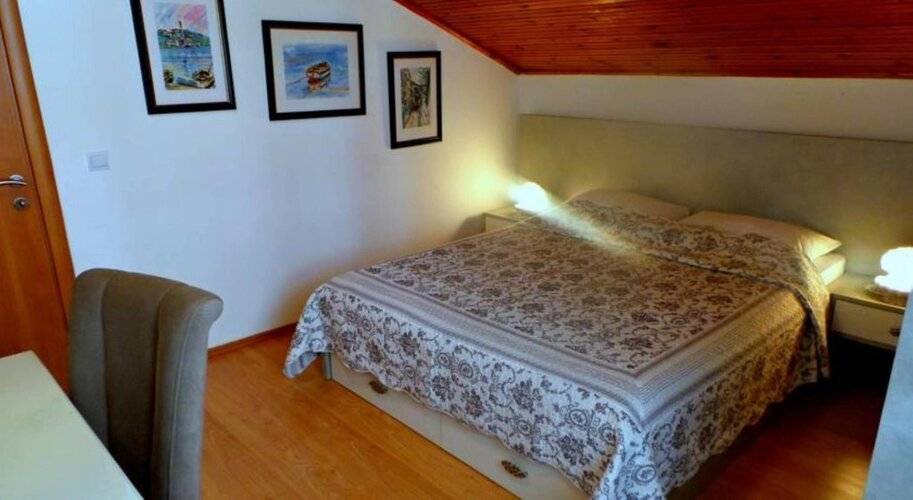 El Mar Apartments