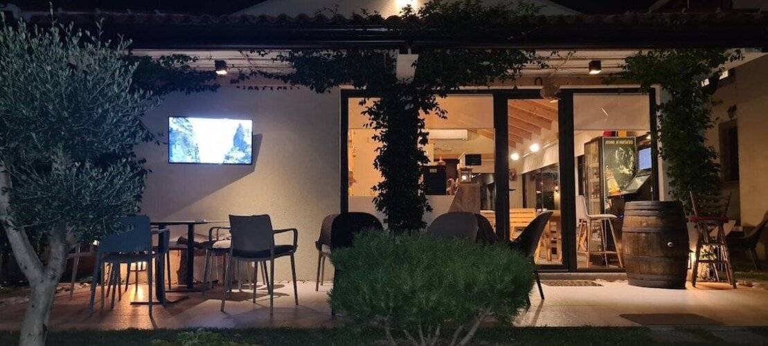 Apartments Aerodrom