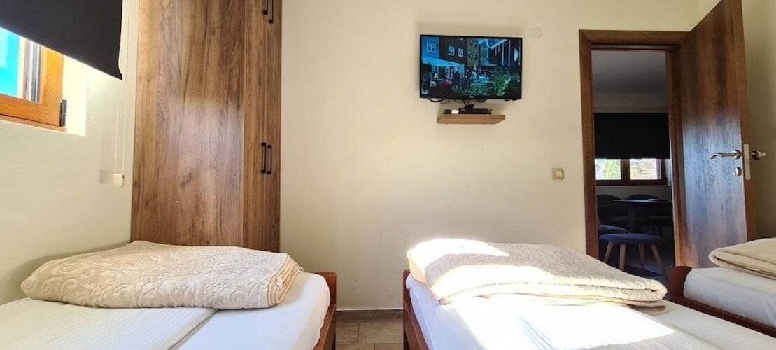 Apartments Aerodrom