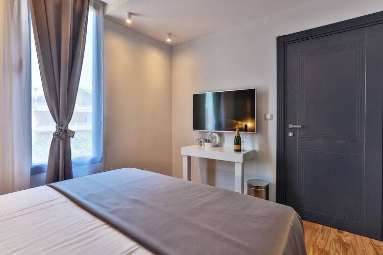 Hotel M