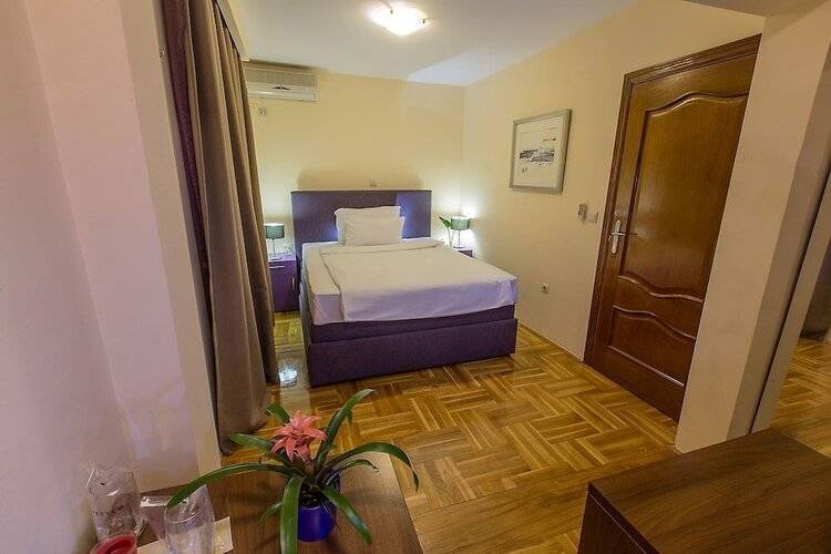 Hotel M
