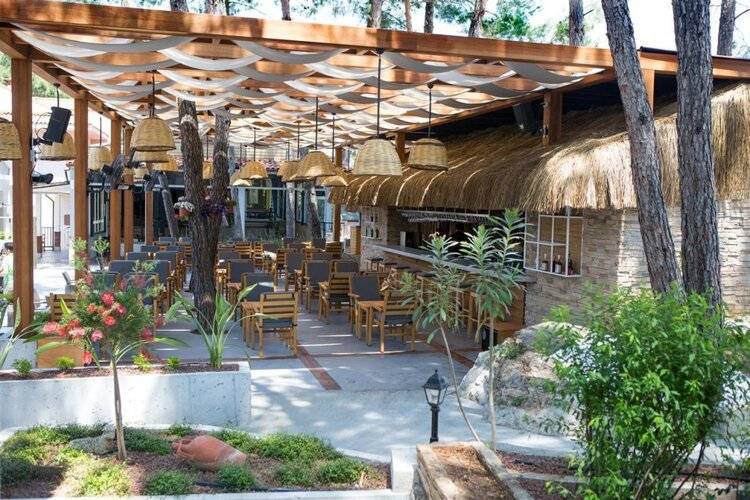 Hotel Pine Valley