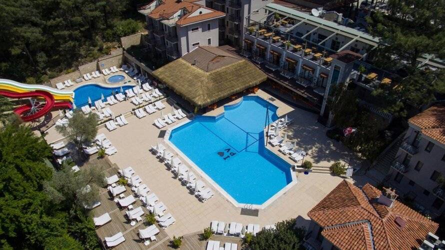 Hotel Pine Valley