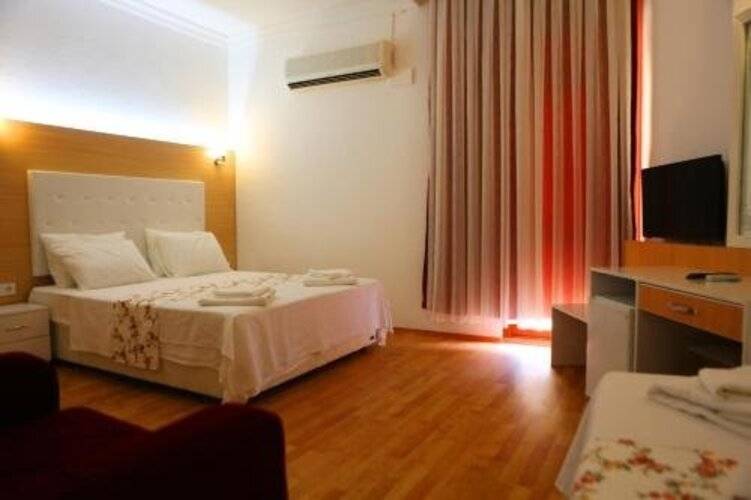 Ugur Hotel