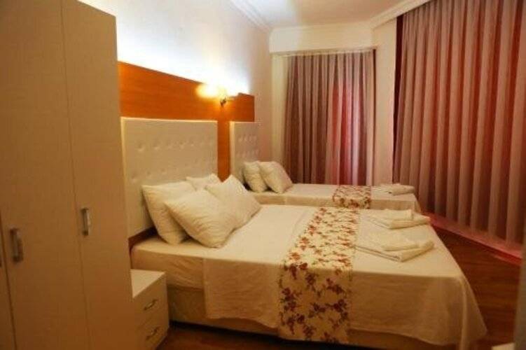 Ugur Hotel