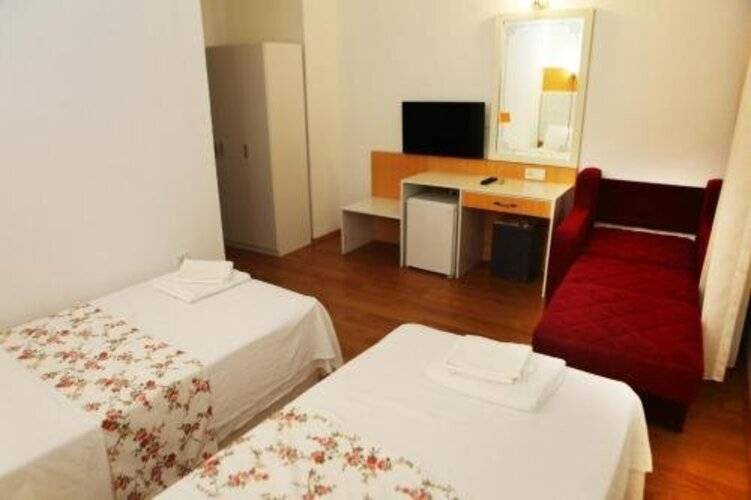 Ugur Hotel