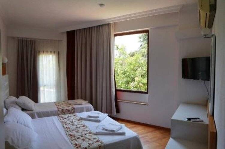 Ugur Hotel