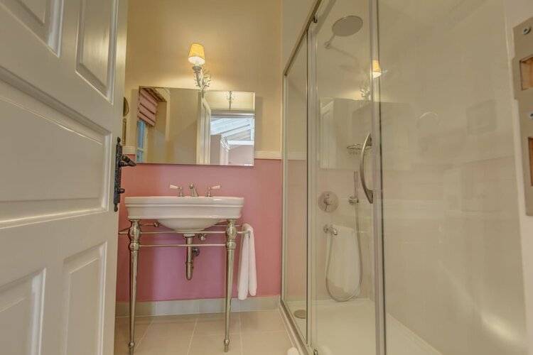 Erendira Hotel - Special Class