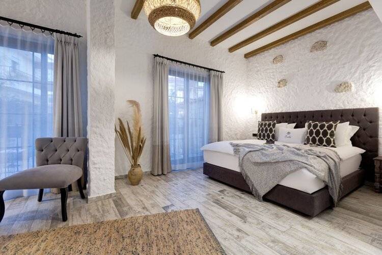 Alachi Hotel