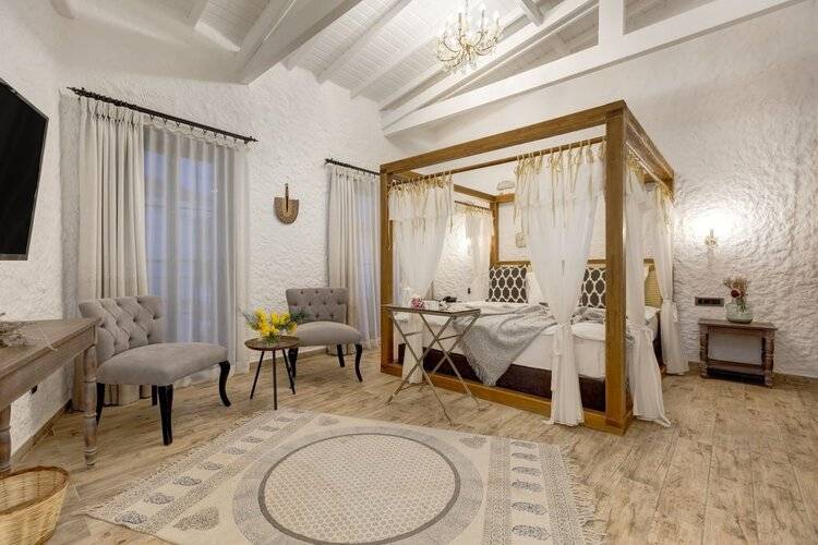 Alachi Hotel