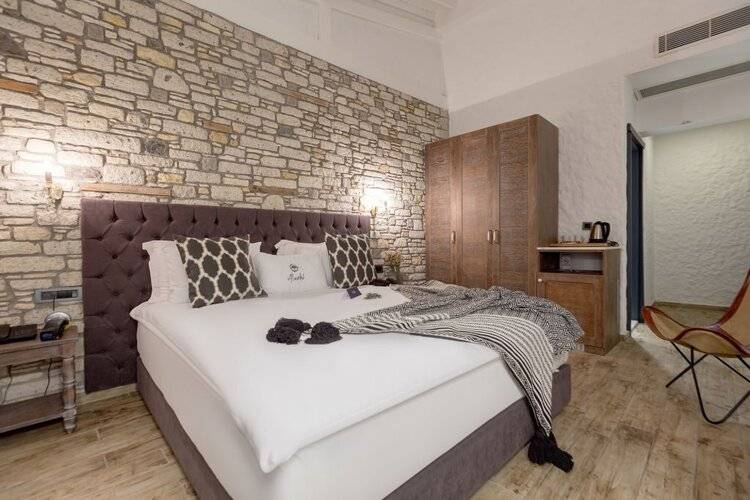 Alachi Hotel