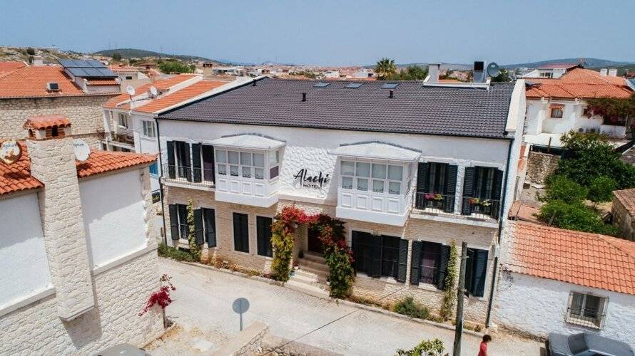 Alachi Hotel