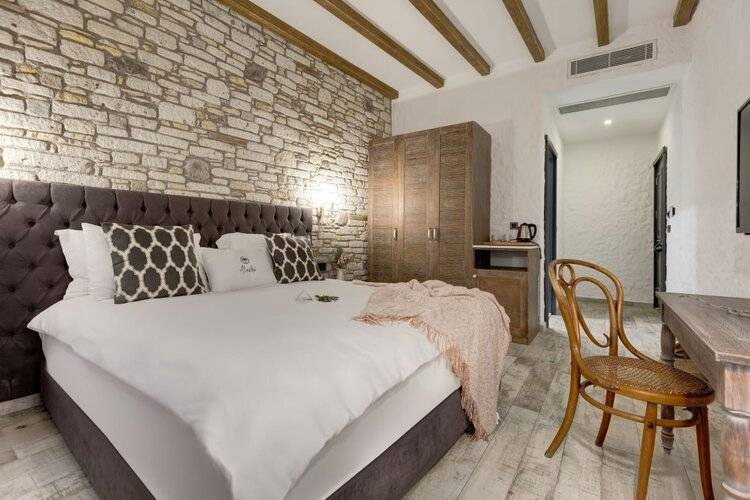 Alachi Hotel