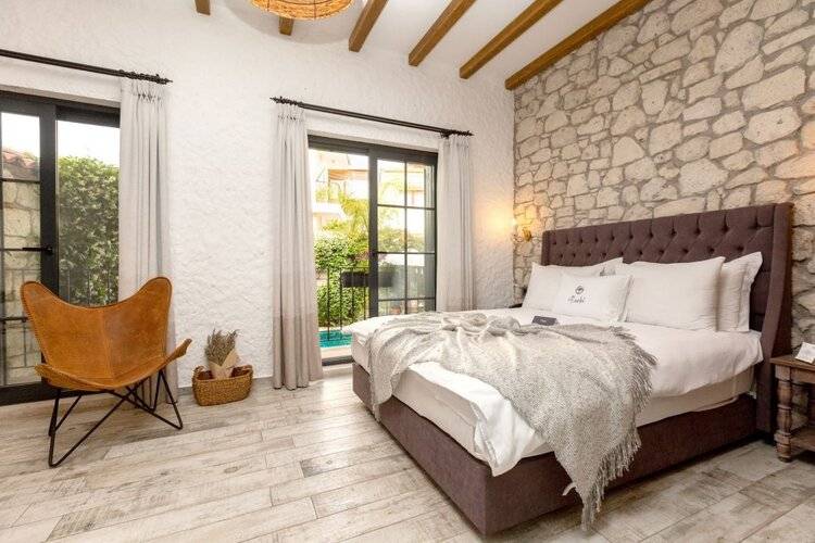 Alachi Hotel