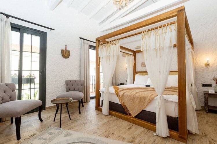 Alachi Hotel
