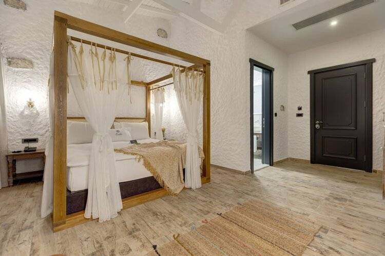 Alachi Hotel