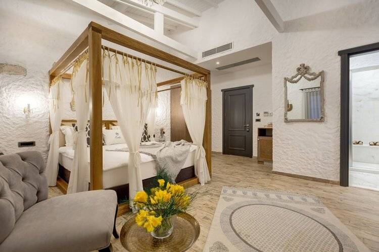 Alachi Hotel