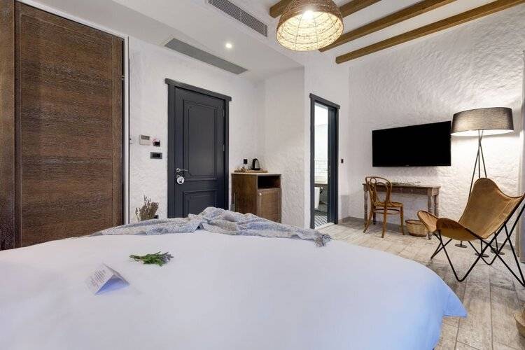 Alachi Hotel
