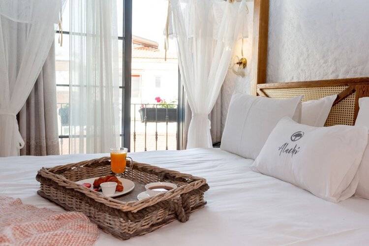 Alachi Hotel