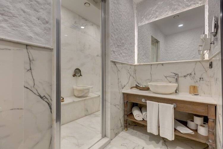 Alachi Hotel