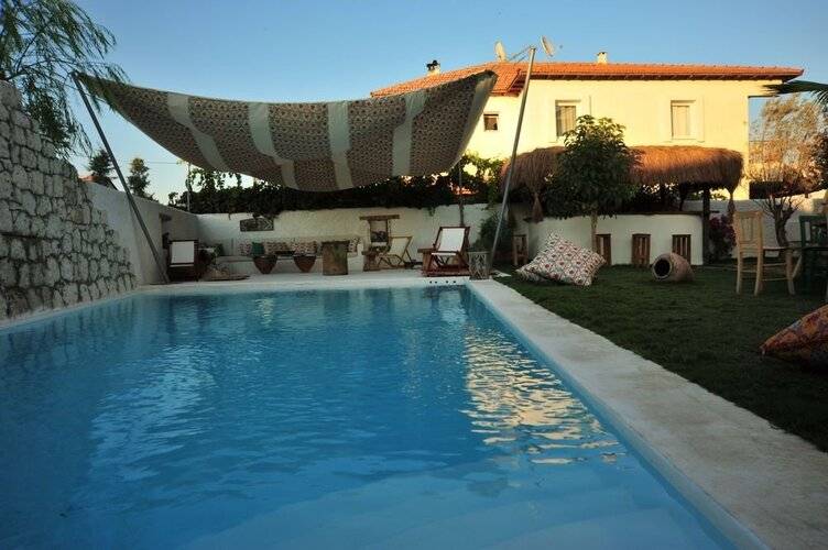 Hotel B House
