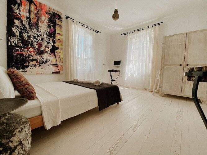 Hotel B House