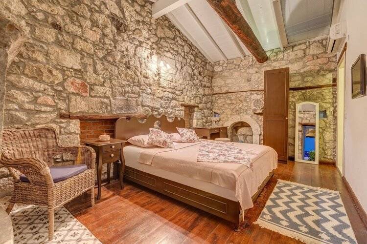 Alacati Eski Ev Hotel