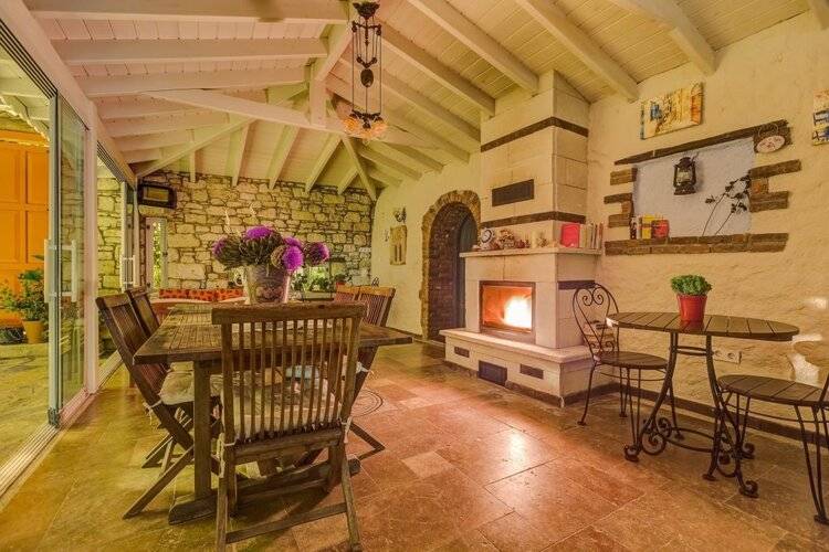 Alacati Eski Ev Hotel