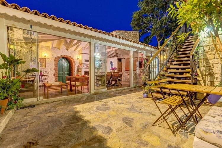 Alacati Eski Ev Hotel