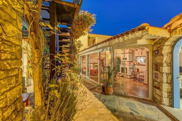 Alacati Eski Ev Hotel