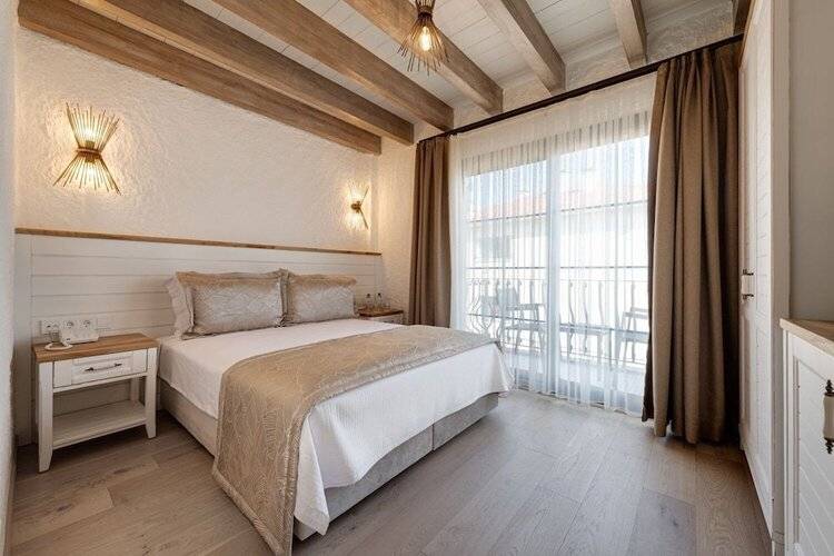 Atrium Taş Otel