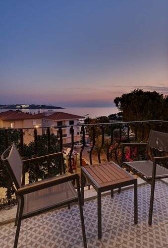 Atrium Taş Otel