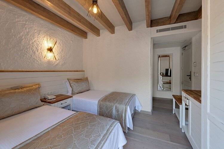 Atrium Taş Otel