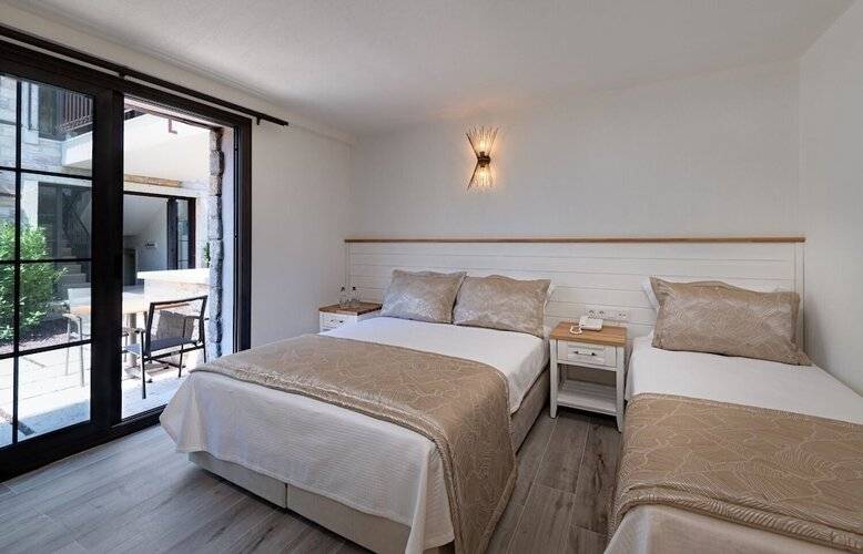 Atrium Taş Otel