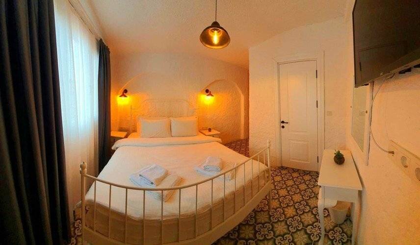 Badem Ici Alacati