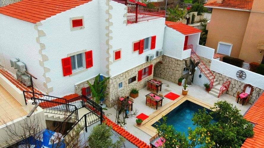 Badem Ici Alacati