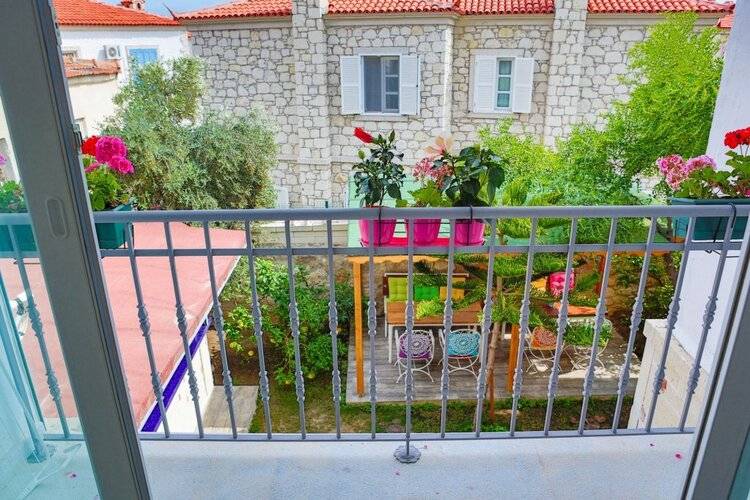 No Onbir Alacati